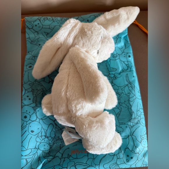 BNWT Auth JellyCat Bashful Cream Bunny, Medium Size - Picture 7 of 8